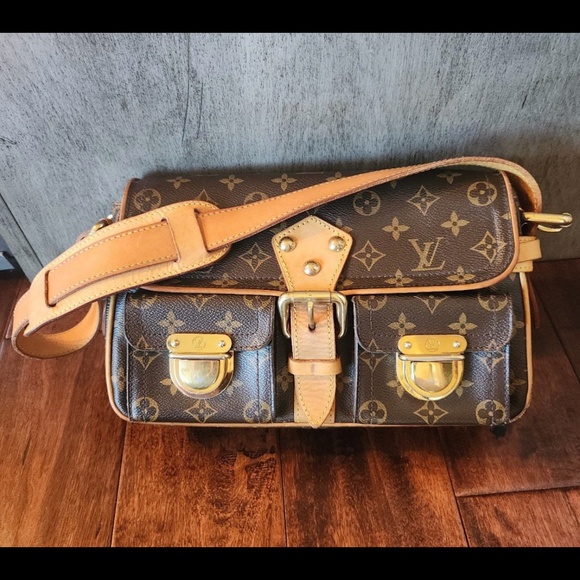 Louis Vuitton Hudson PM shoulder bag - Picture 1 of 13